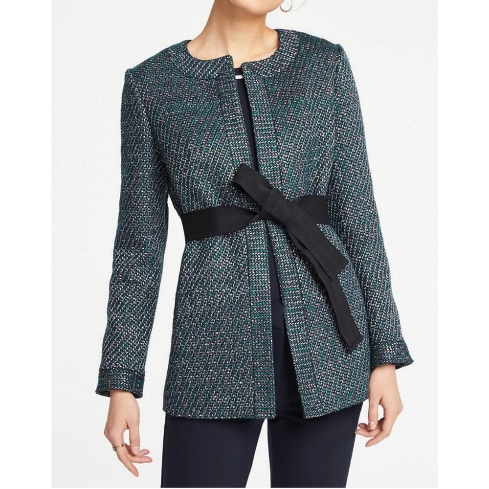 NWT Belted Tweed Jacket Ann Taylor
Size small